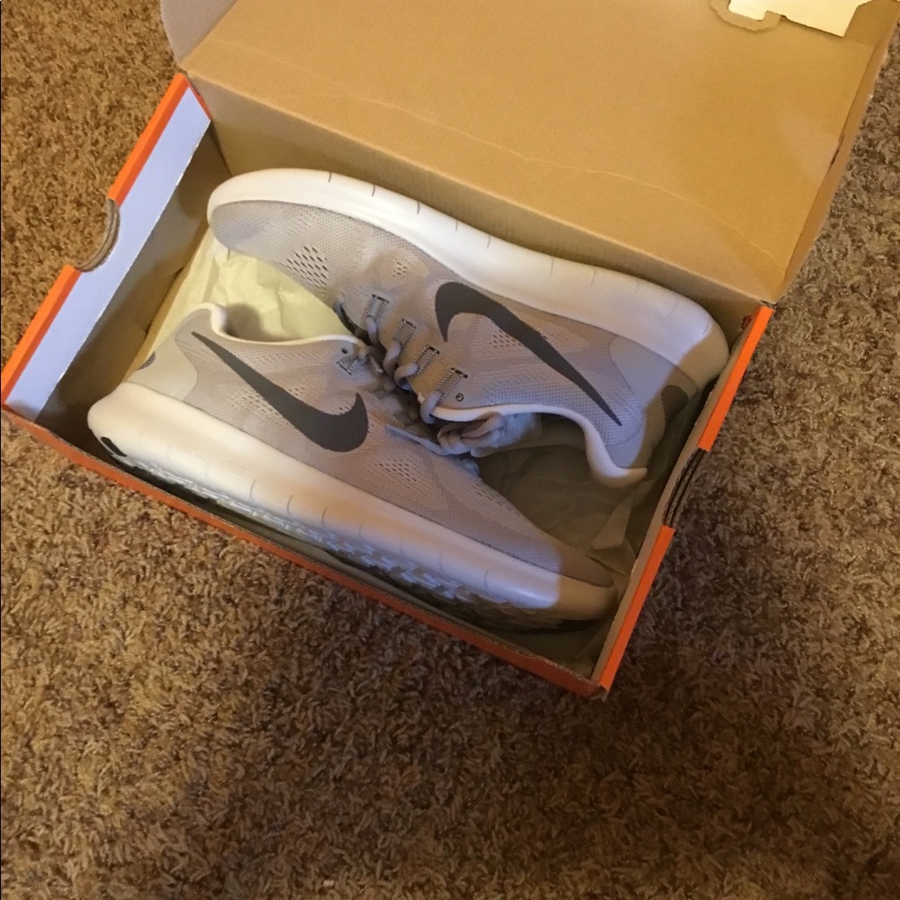 Nike free rn 2017